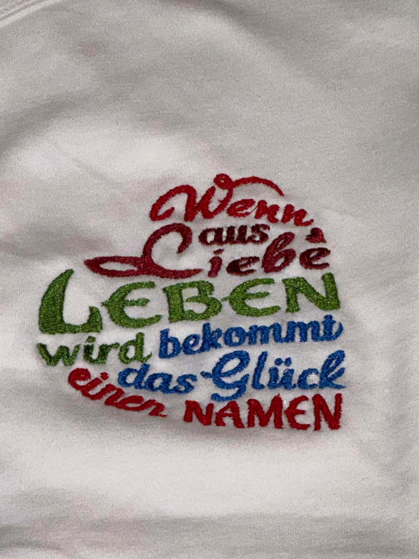 Bestickter Babybody "Wenn aus Liebe Leben wird bekommt das Glück einen Namen"
